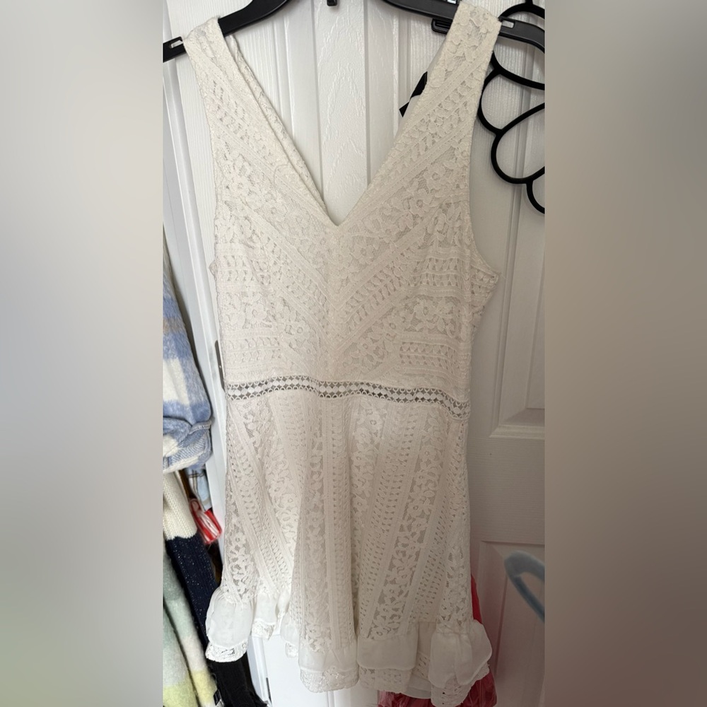 Lulu’s White Lace Dress